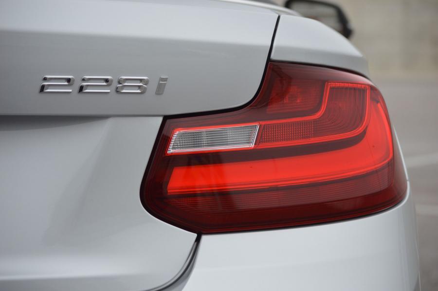  BMW 228i Convertible 2015 года  (фото 12 из 24)